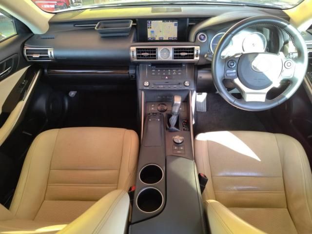 TOYOTA LEXUS IS300h 2014