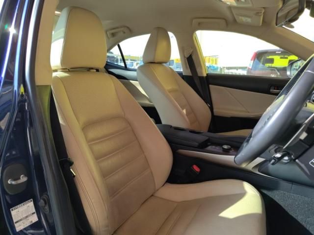 TOYOTA LEXUS IS300h 2014