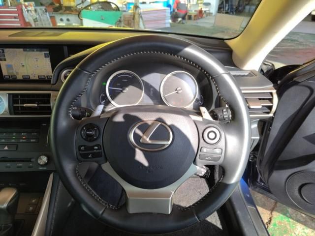 TOYOTA LEXUS IS300h 2014