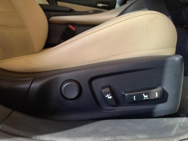 TOYOTA LEXUS IS300h 2014