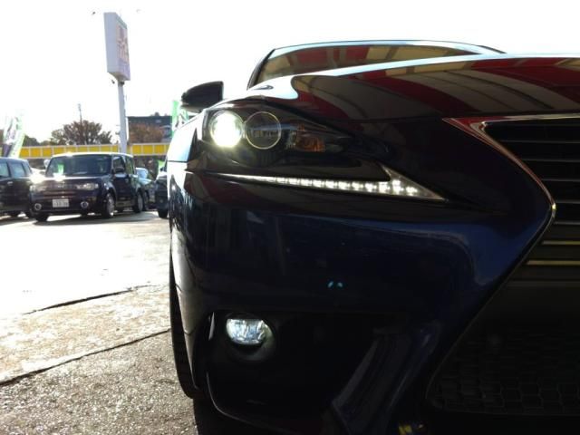 TOYOTA LEXUS IS300h 2014