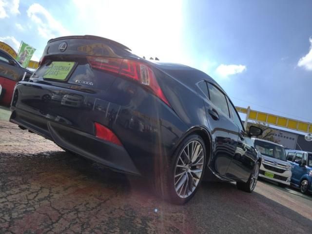TOYOTA LEXUS IS300h 2014
