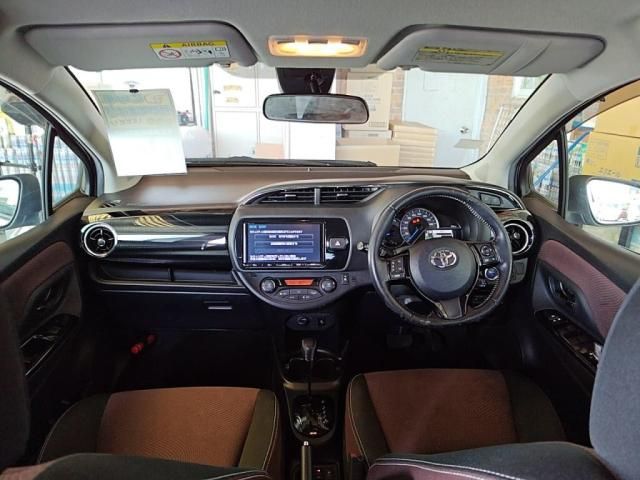 TOYOTA VITZ HYBRID 2017