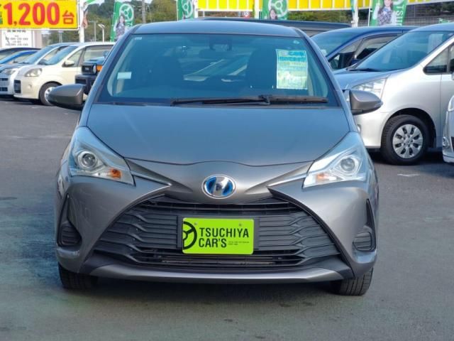 TOYOTA VITZ HYBRID 2017