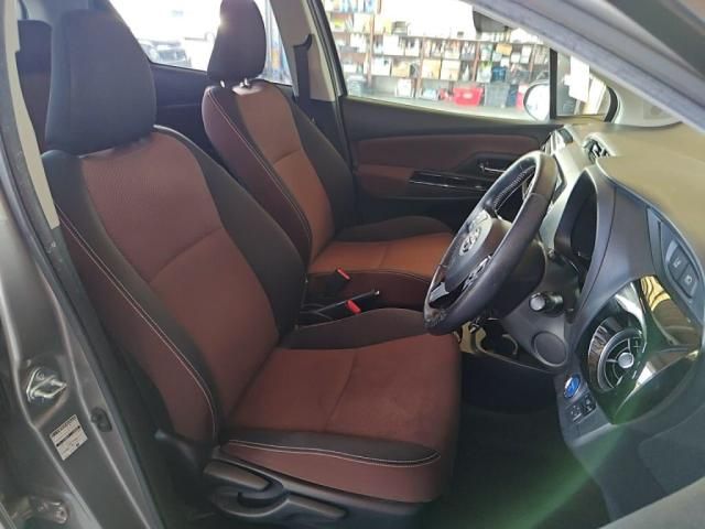 TOYOTA VITZ HYBRID 2017