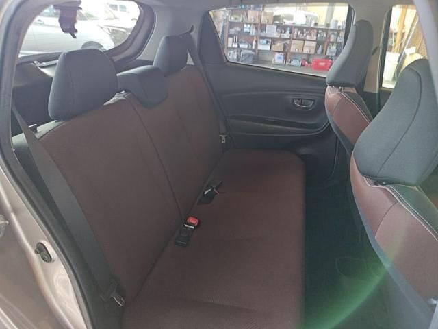 TOYOTA VITZ HYBRID 2017