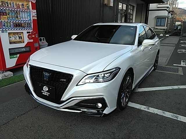 TOYOTA CROWN sedan hybrid 4WD 2021