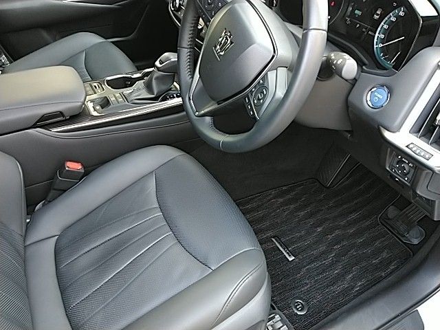 TOYOTA CROWN sedan hybrid 4WD 2021