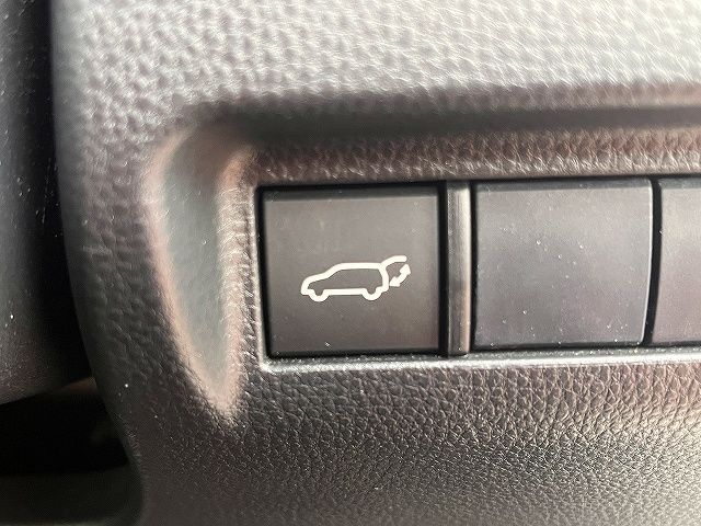 TOYOTA HARRIER 4WD 2020