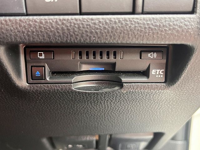 TOYOTA HARRIER 4WD 2020