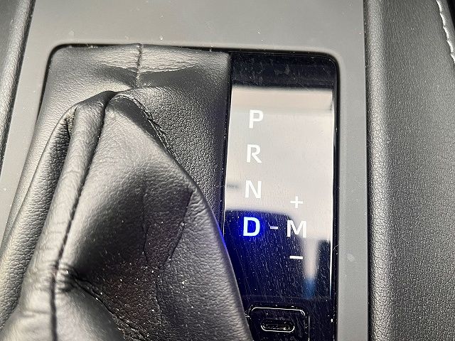 TOYOTA HARRIER 4WD 2020