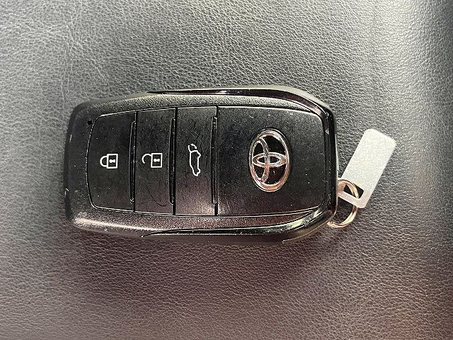 TOYOTA HARRIER 4WD 2020