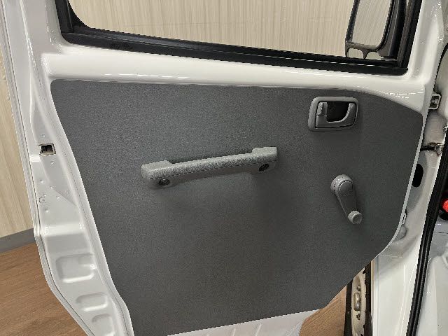 MITSUBISHI MINICAB truck 4WD 2011