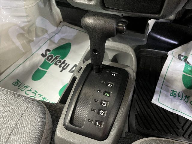 MITSUBISHI MINICAB truck 4WD 2011