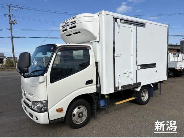 TOYOTA DYNA 2019