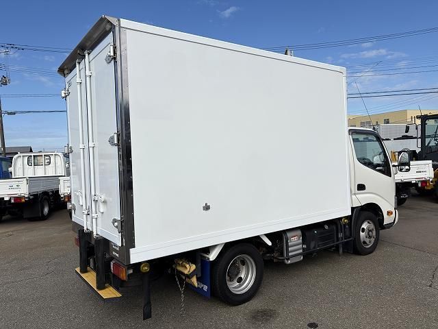 TOYOTA DYNA 2019