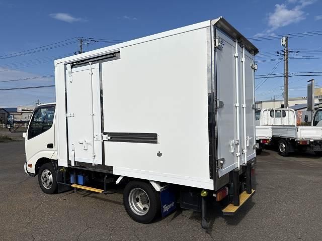 TOYOTA DYNA 2019