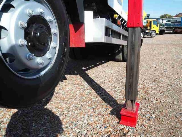 MITSUBISHI FUSOU SUPER GREAT 2012