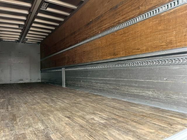 NISSAN DIESEL Quon 2019