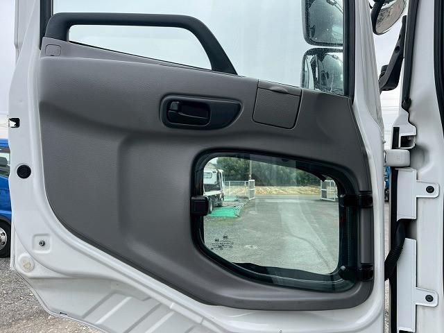 NISSAN DIESEL Quon 2019