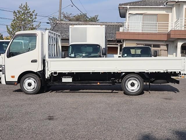 HINO DUTRO 2020