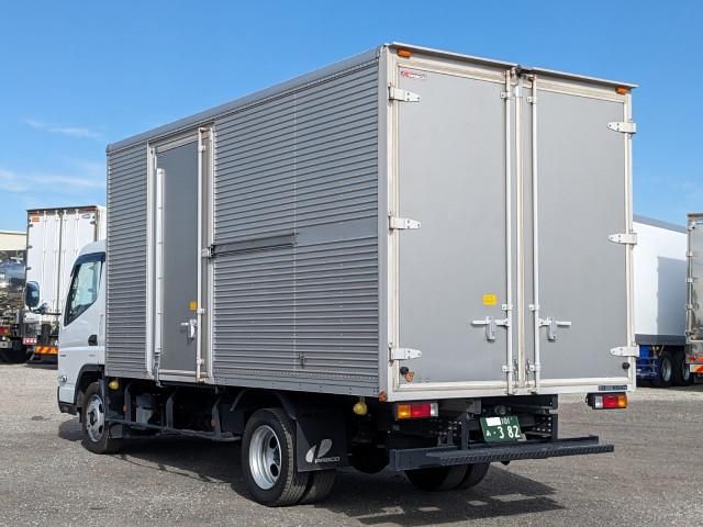 MITSUBISHI CANTER 2023