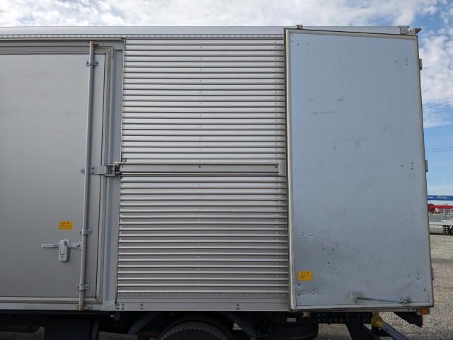 MITSUBISHI CANTER 2023