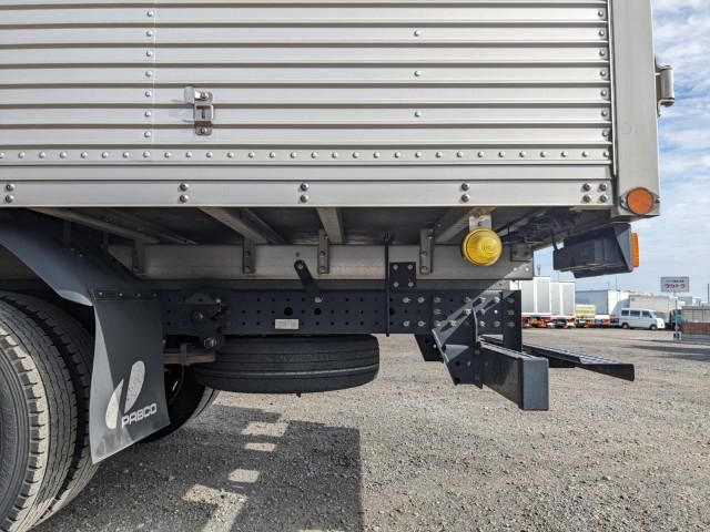 MITSUBISHI CANTER 2023