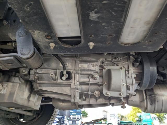 MITSUBISHI CANTER 2023