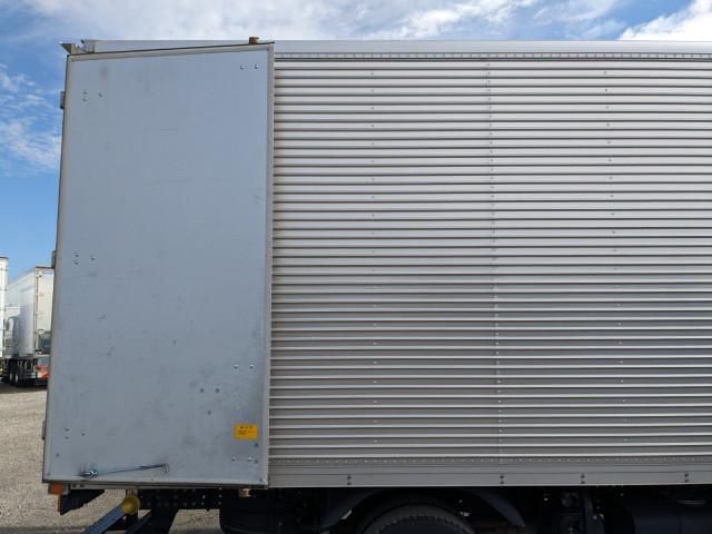 MITSUBISHI CANTER 2023