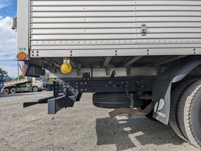 MITSUBISHI CANTER 2023