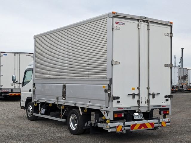 MITSUBISHI CANTER 2023