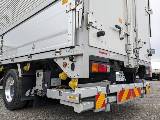 MITSUBISHI CANTER 2023