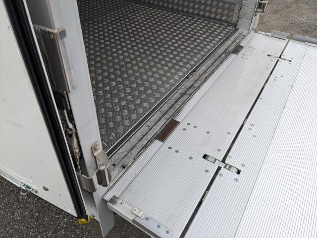 MITSUBISHI CANTER 2023