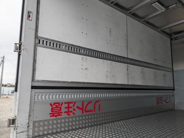 MITSUBISHI CANTER 2023