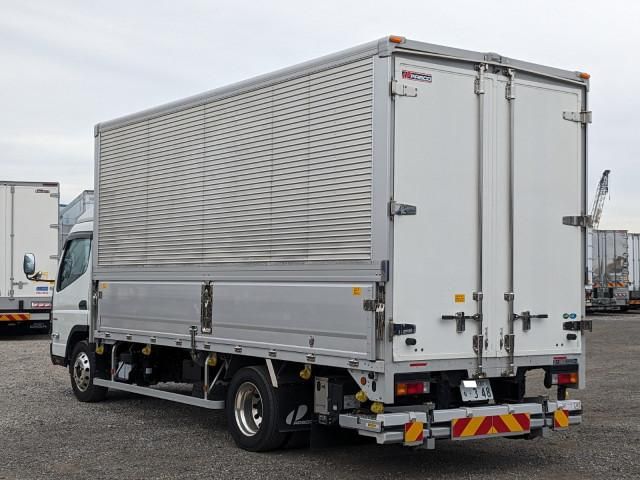 MITSUBISHI CANTER 2023