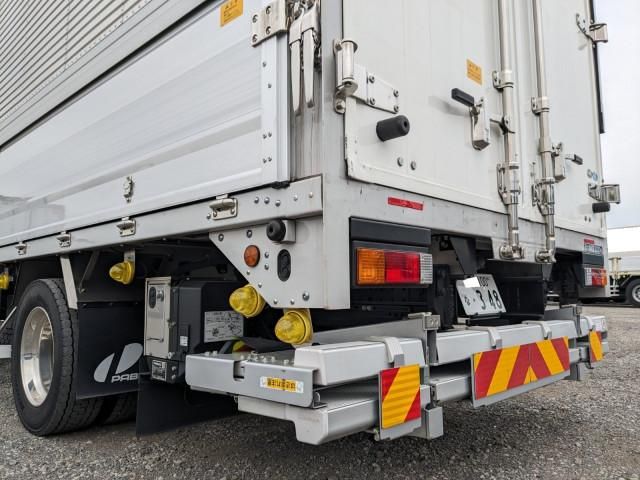 MITSUBISHI CANTER 2023