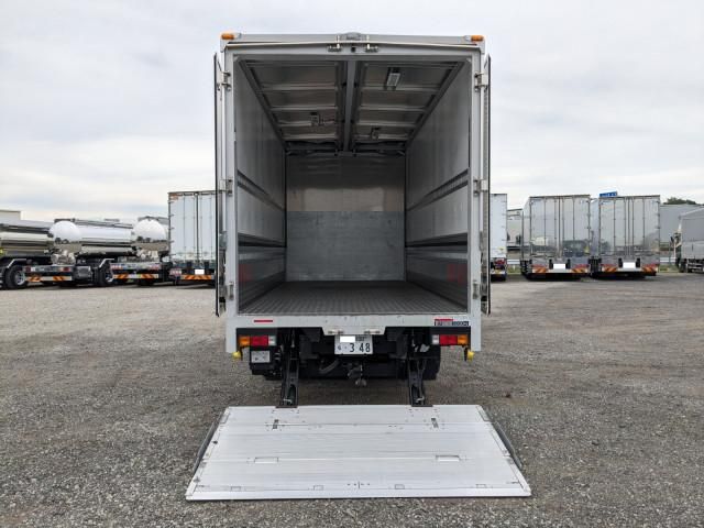 MITSUBISHI CANTER 2023