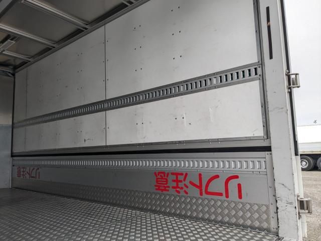 MITSUBISHI CANTER 2023