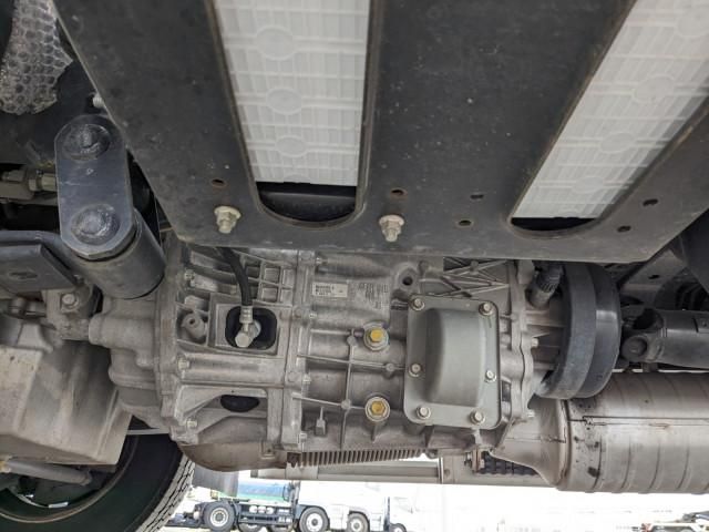 MITSUBISHI CANTER 2023