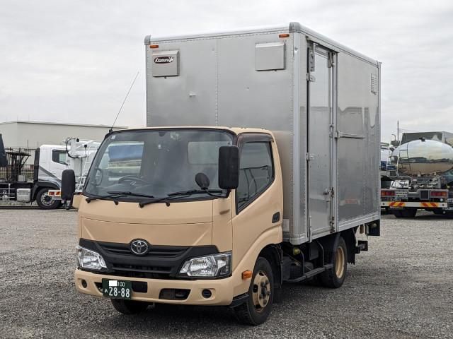 TOYOTA DYNA 2019