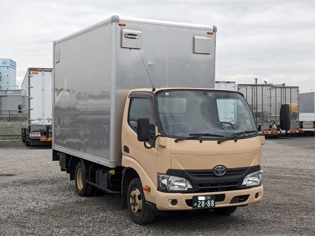 TOYOTA DYNA 2019