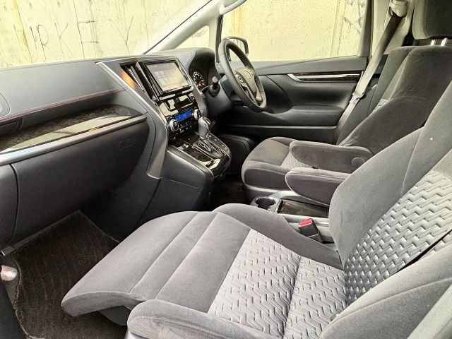 TOYOTA VELLFIRE 2015