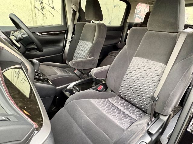 TOYOTA VELLFIRE 2015