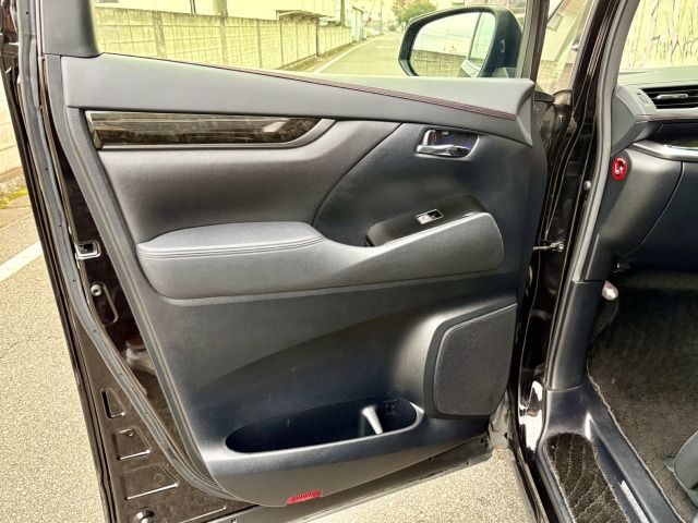 TOYOTA VELLFIRE 2015