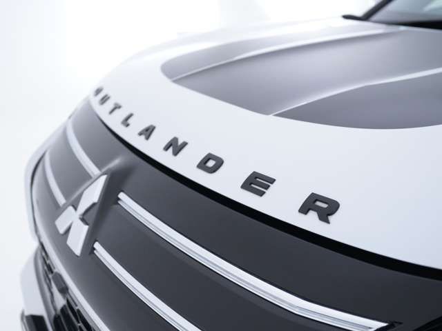 MITSUBISHI OUTLANDER PHEV 2024