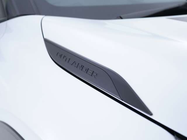 MITSUBISHI OUTLANDER PHEV 2024