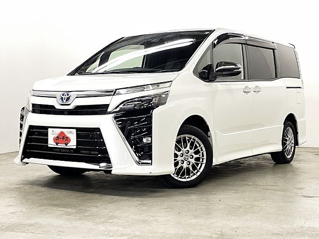 TOYOTA VOXY HYBRID 2021