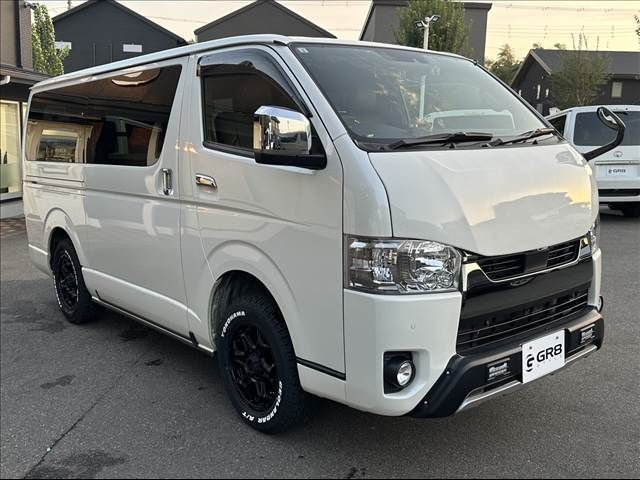 TOYOTA HIACE van 4WD 2022