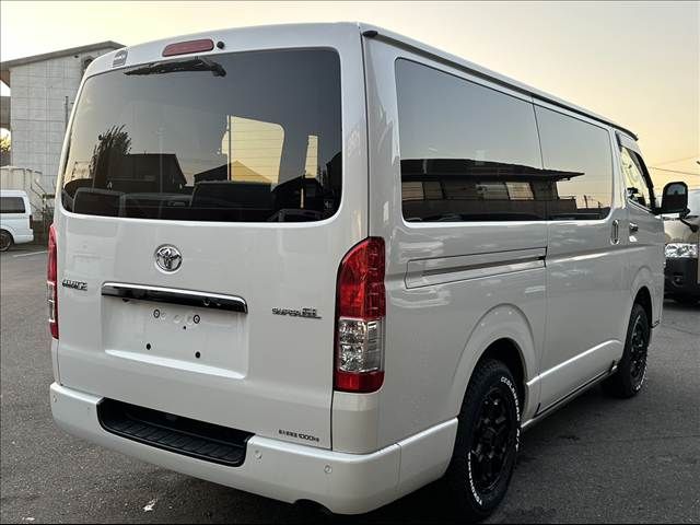 TOYOTA HIACE van 4WD 2022